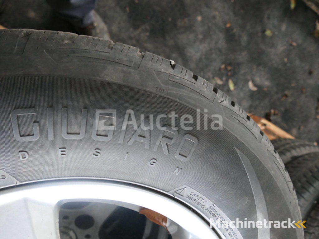 4 Tweedehands winterbanden op Vredestein Wintrak Extreme velg