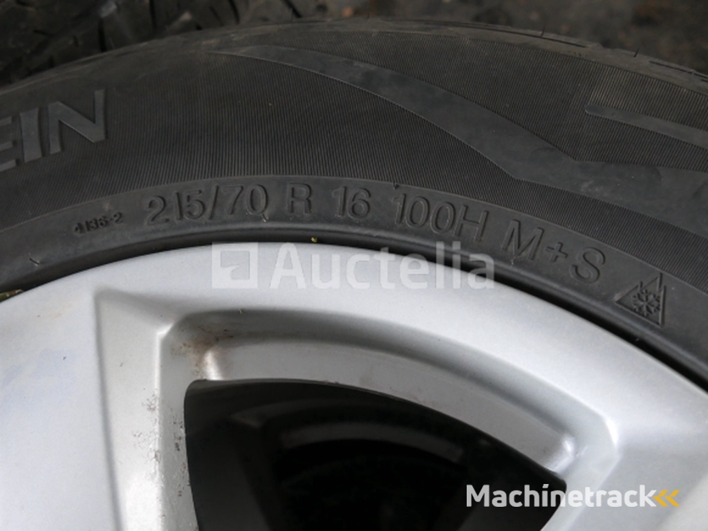 4 Tweedehands winterbanden op Vredestein Wintrak Extreme velg