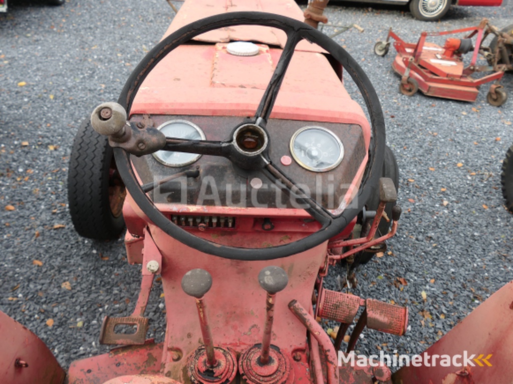 International Harvester Agricultural Tractor (VIN:NT362374)