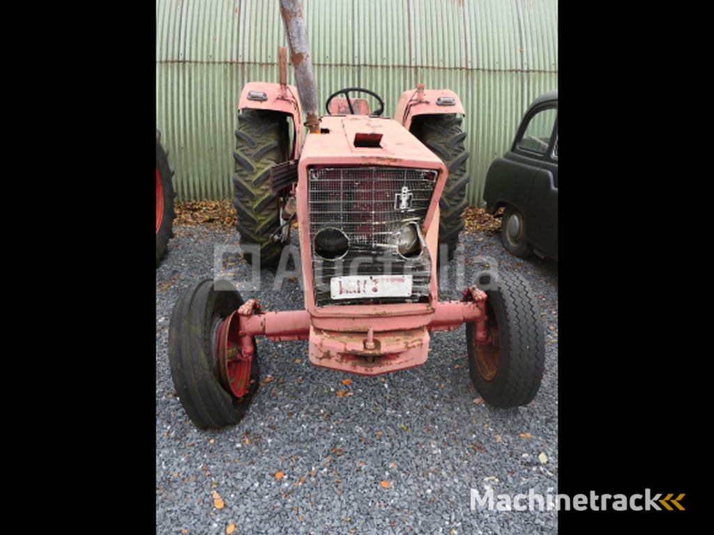 International Harvester Agricultural Tractor (VIN:NT362374)