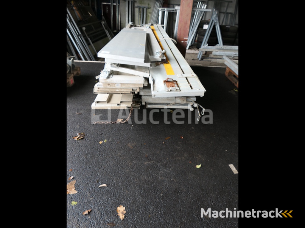 17 Aluminium side panels for trailers