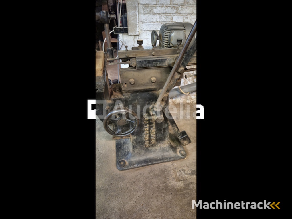 CH DEBELDER lontboormachine – oude, gemotoriseerde, robuuste machine