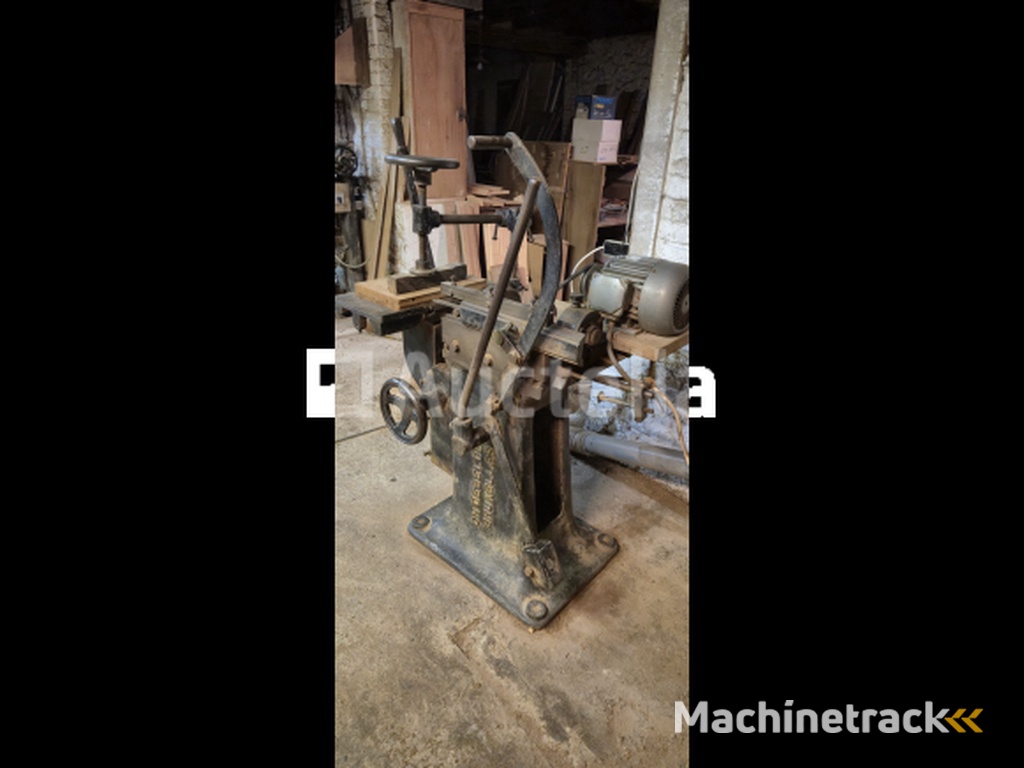 CH DEBELDER lontboormachine – oude, gemotoriseerde, robuuste machine
