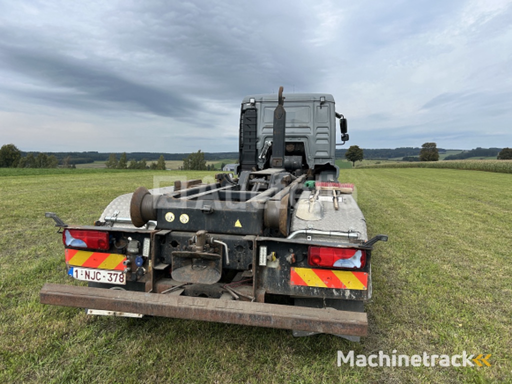 MAN TGA 26.430 container vrachtwagen. 6x4