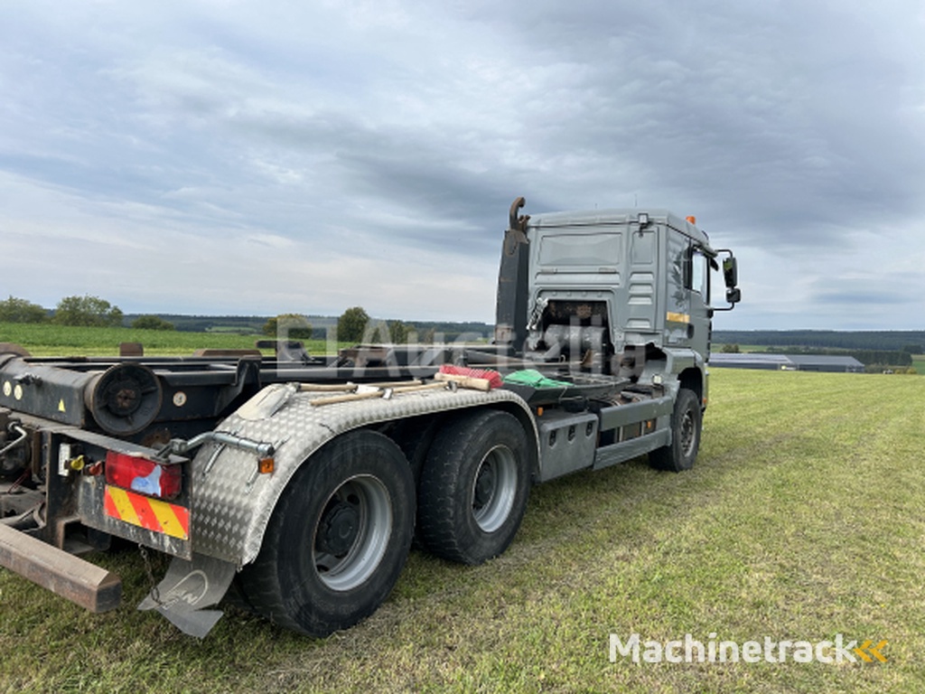 MAN TGA 26.430 container vrachtwagen. 6x4