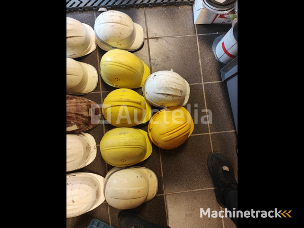 Very large lot of safety helmets