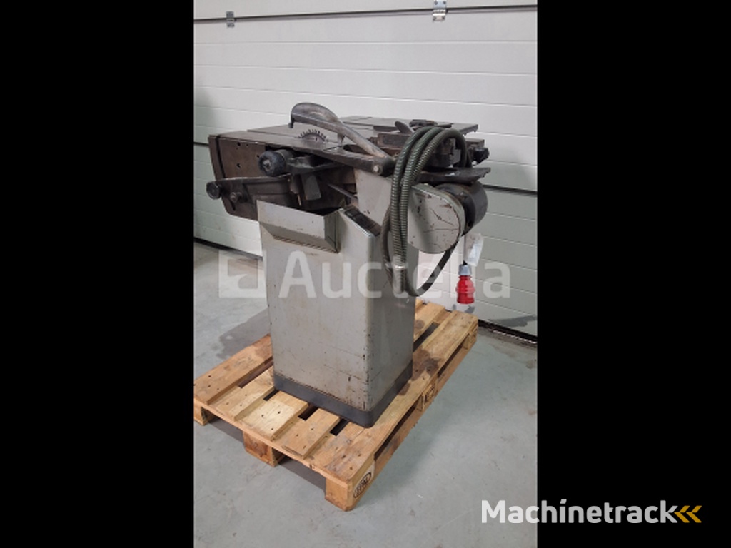 C & G Metaalzaagmachine