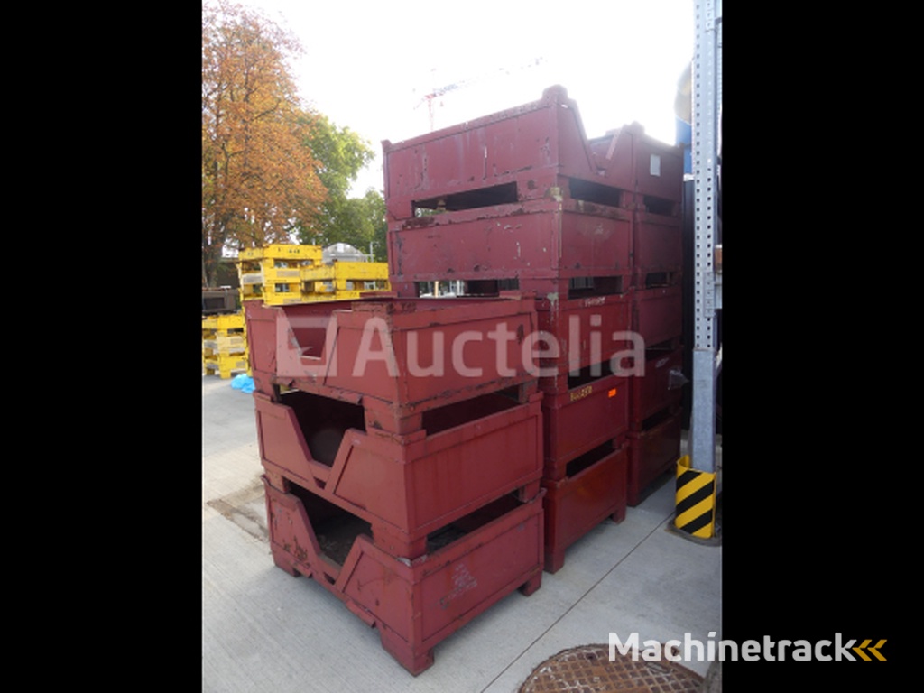 4 Stackable metal bins