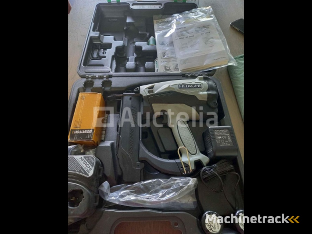 HITACHI NT 50GS Spijkermachine voor afwerking