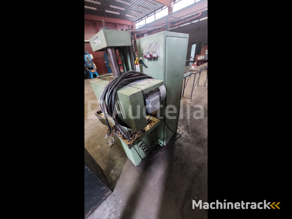 SATURNE CIRKELZAAGAUTOMAAT / automatische zaagmachine