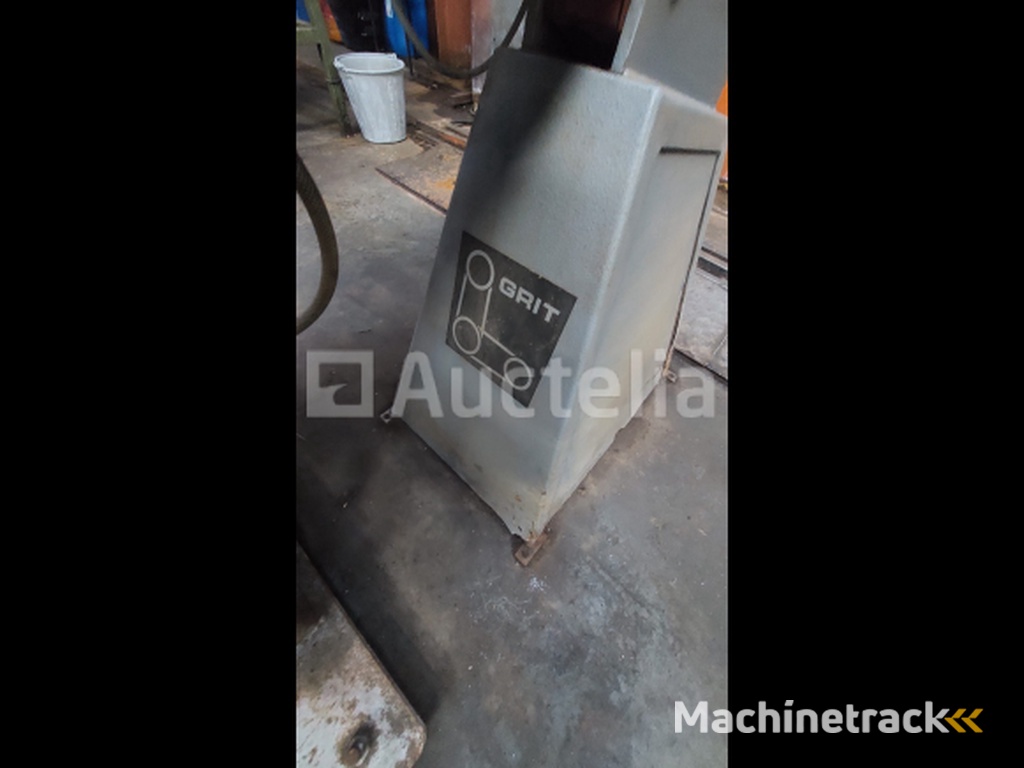 SATURNE CIRKELZAAGAUTOMAAT / automatische zaagmachine