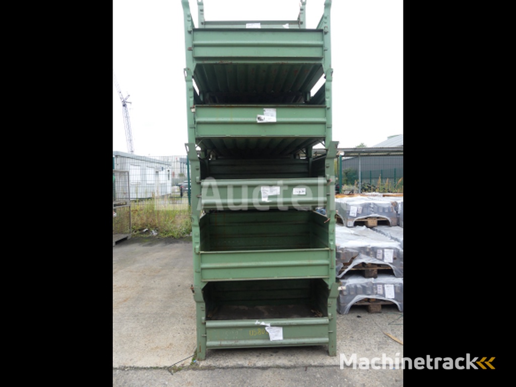 4 stapelbare metalen bakken