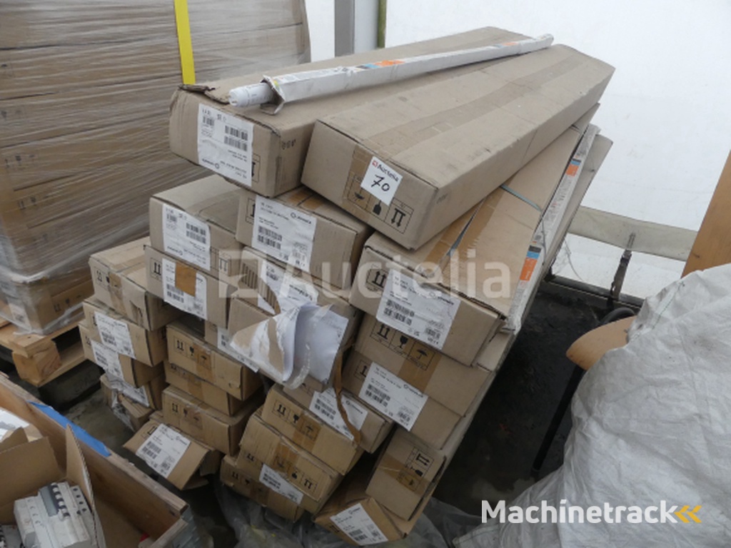 27 Dozen met 10 nieuwe LED TL buizen Advance T8 UN V 1200