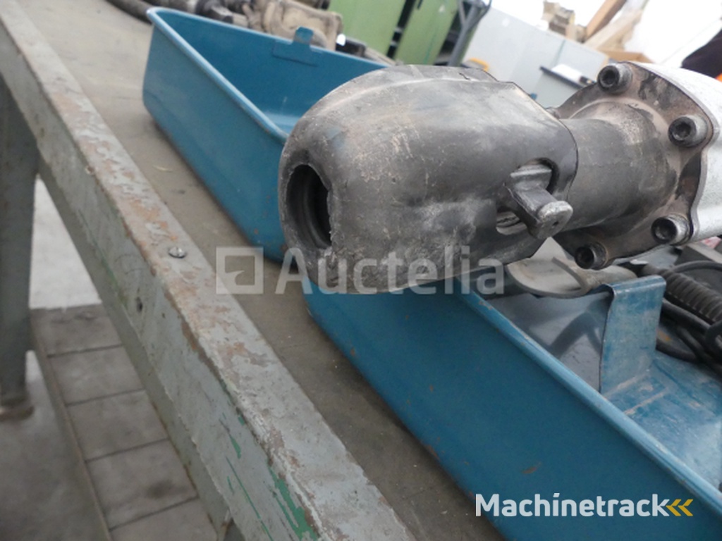 Makita HR1303 Electric Chipper