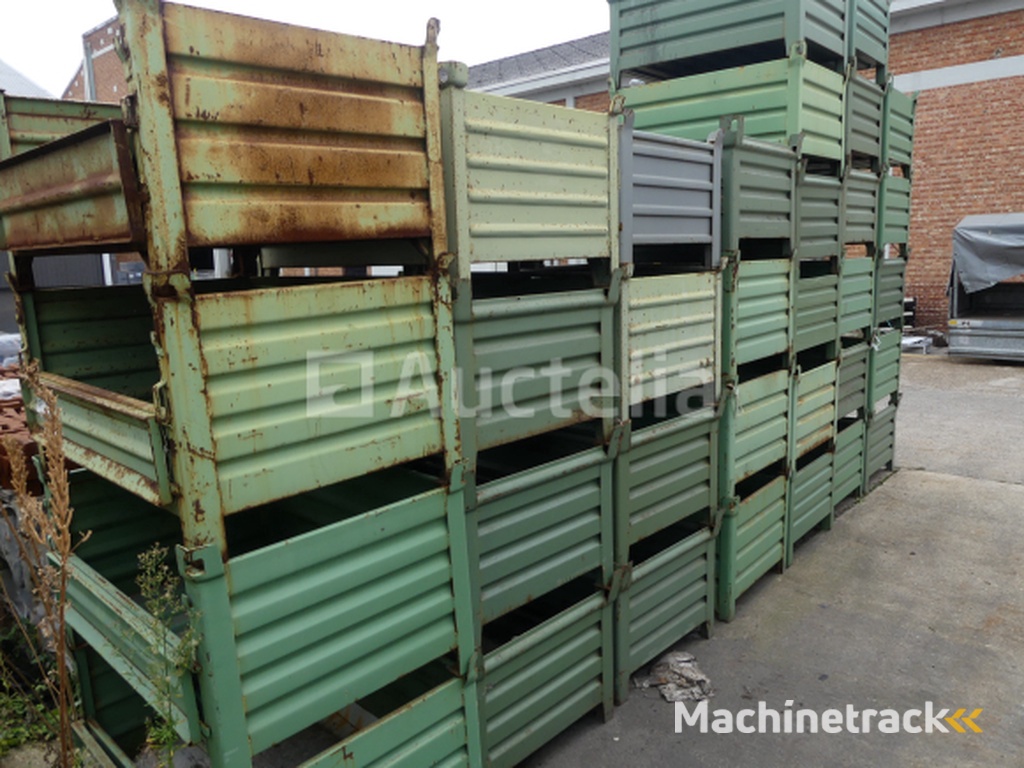 4 stackable metal bins