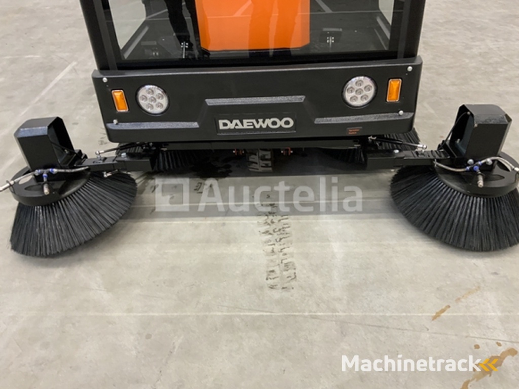 Daewoo DAS100 sweeper