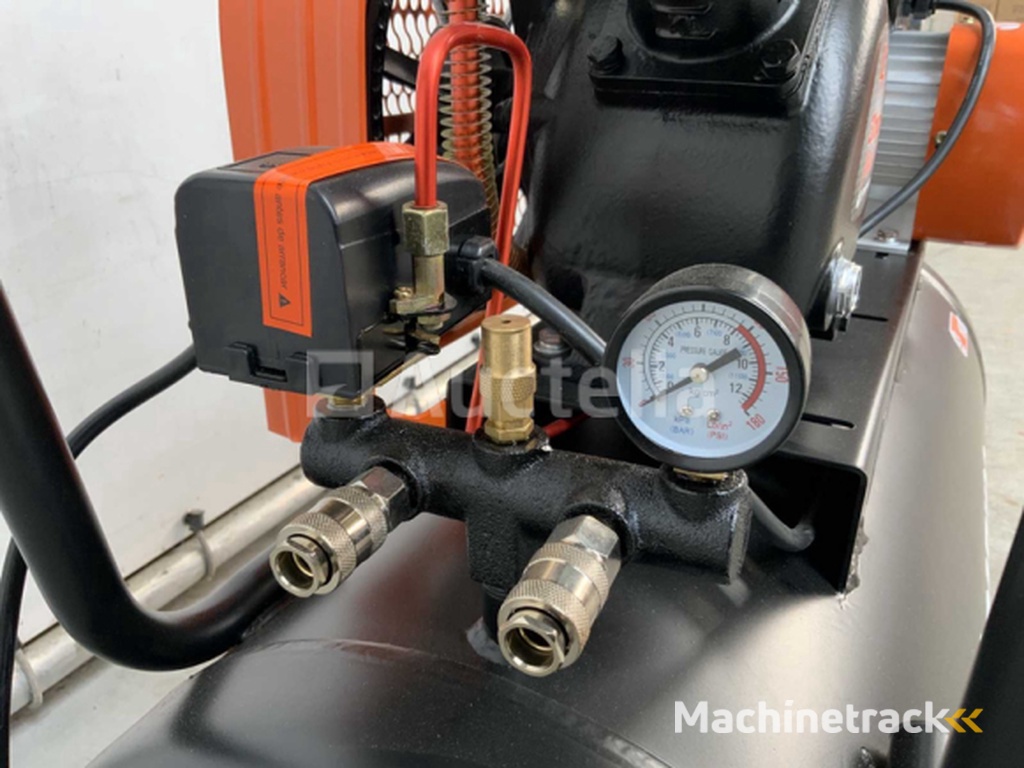 Daewoo DAAX100L Air Compressor