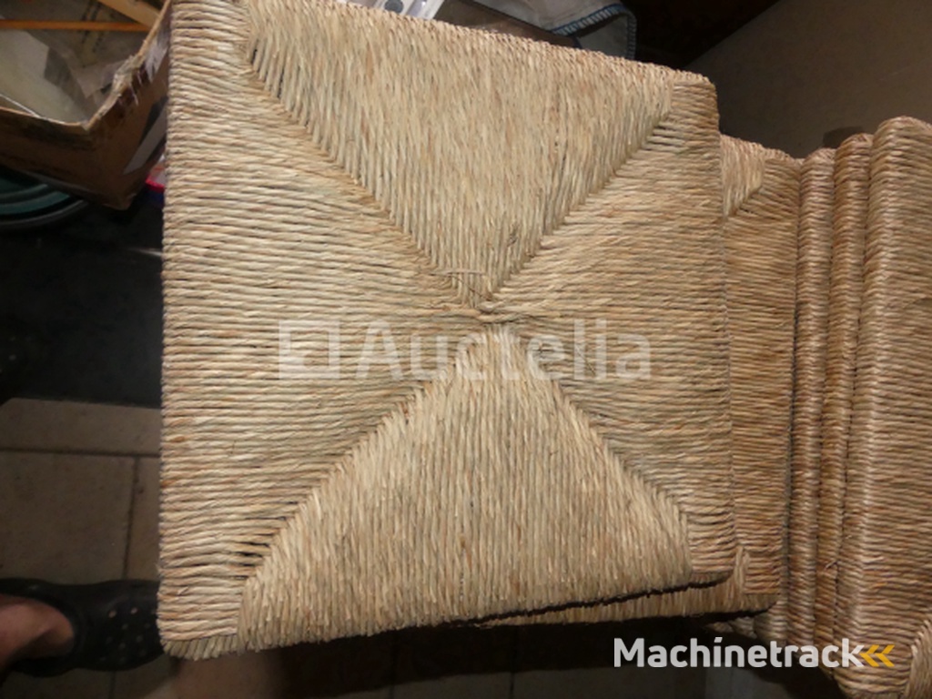 Mulched chair bottoms