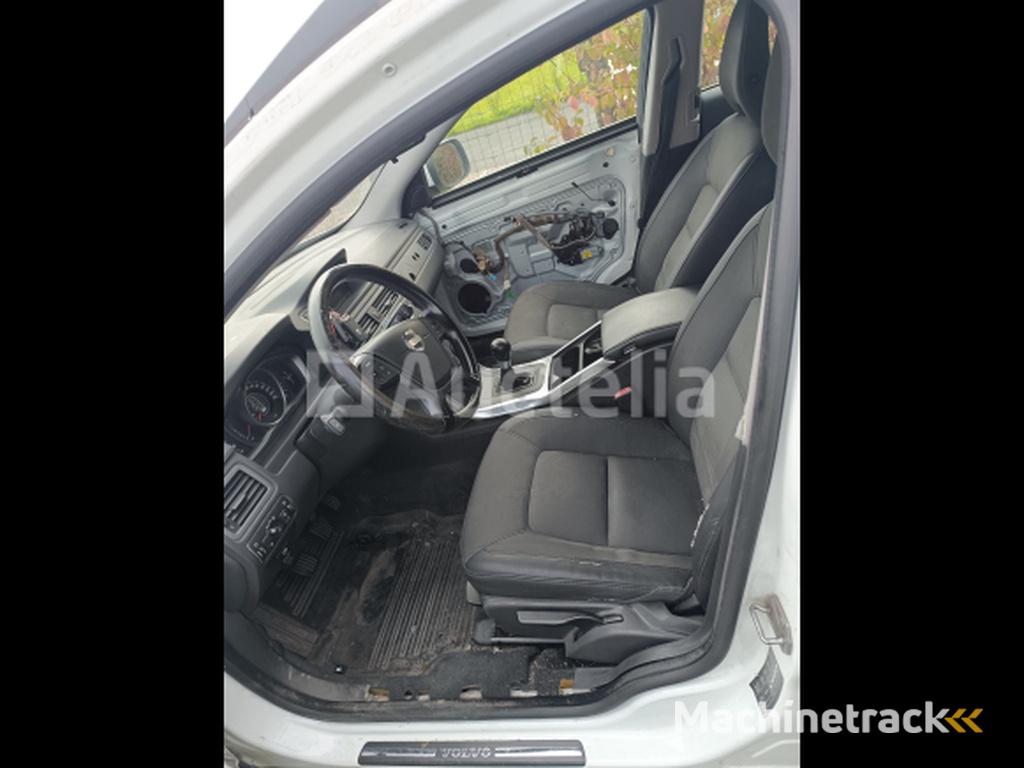 Auto Volvo XC70 (2014-200.385 km-VIN:YV1BZ87A4E1181343)