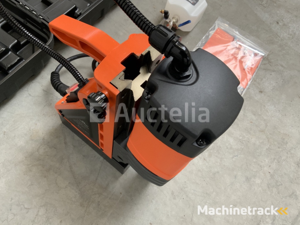 Daewoo - 2025 - DAMD 1600 - Magnetische boormachine