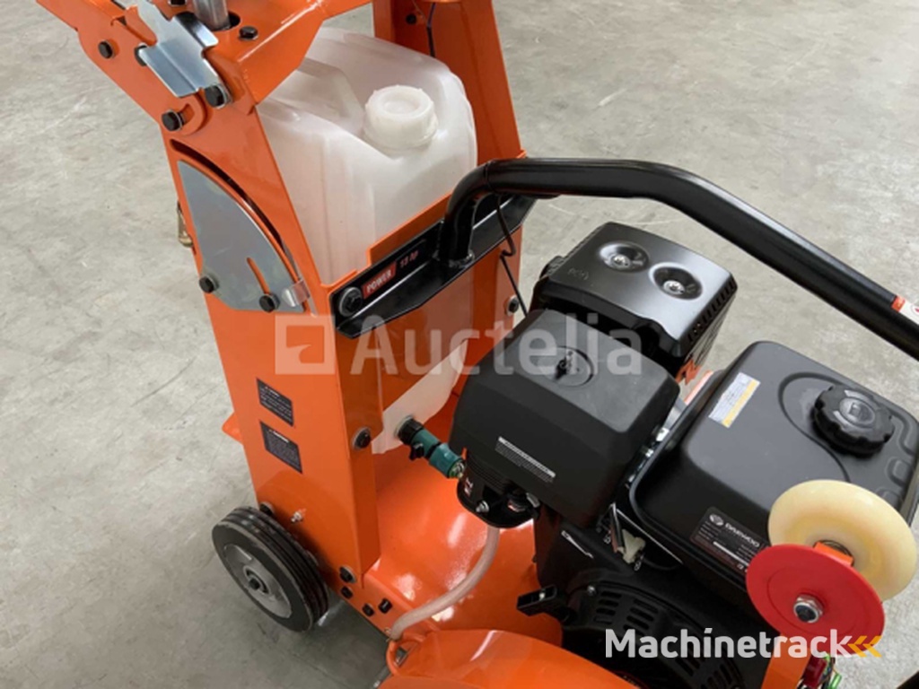 Daewoo - 2025 - DATMF20-4 - benzine vloerzaagmachine