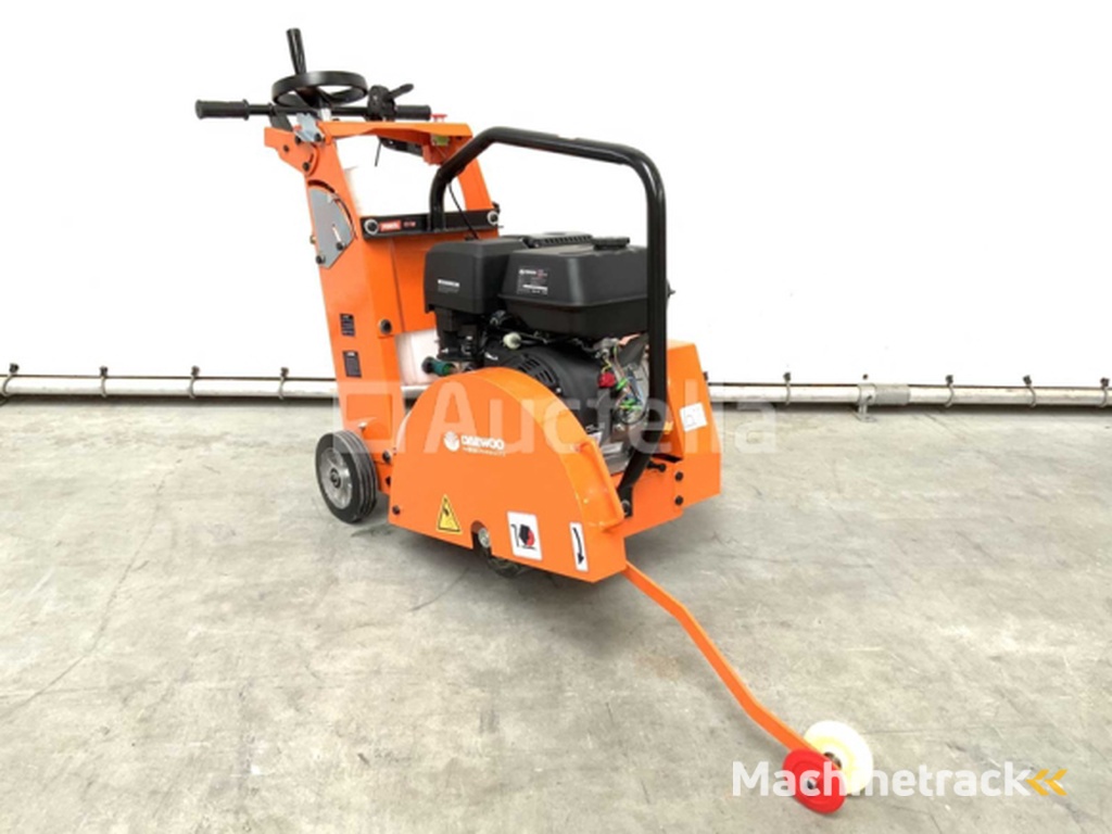 Daewoo - 2025 - DATMF20-4 - benzine vloerzaagmachine