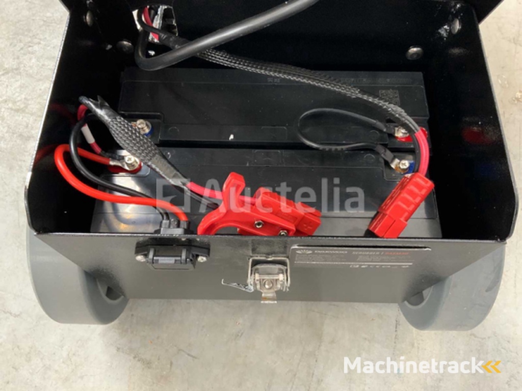 Daewoo DAXM30  schrobmachine