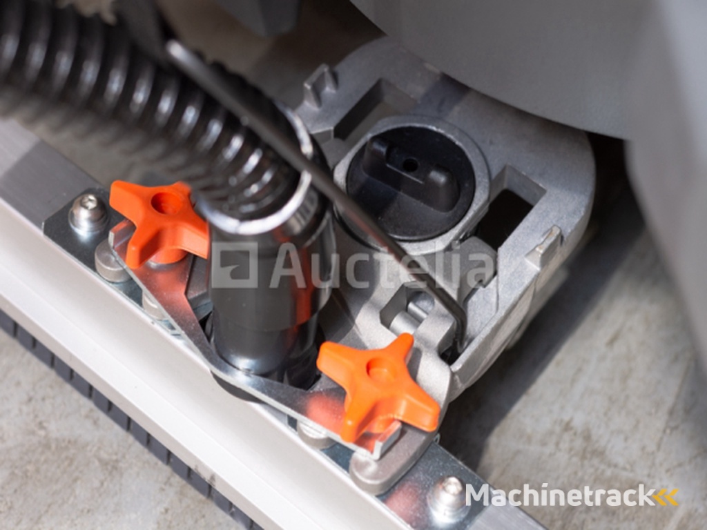 Daewoo DAFL50A schrobmachine