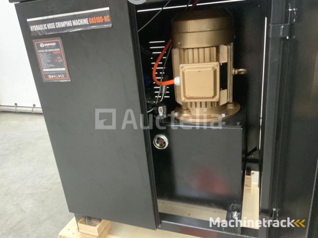 Daewoo DA5100-HC hydraulische slangenpers