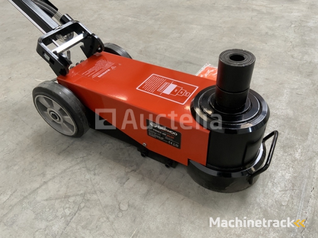 Daewoo 80T. DAHJ Garage krik