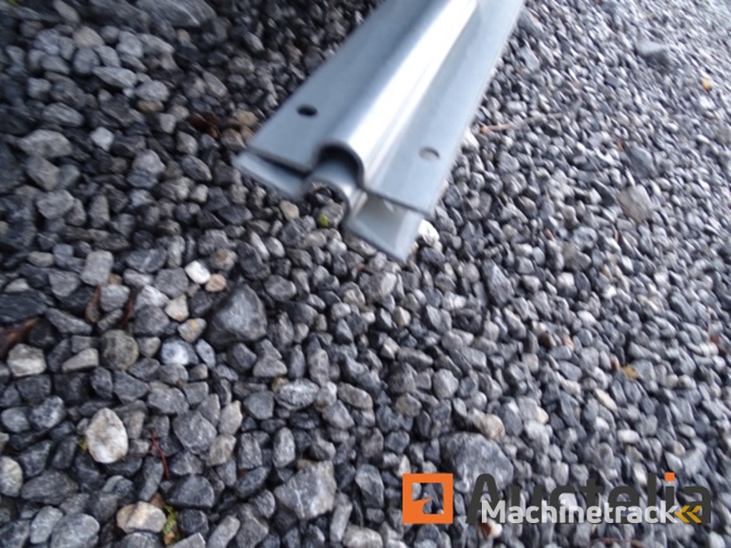 White Aluminium Caminia Sliding Gate 180 x 350 (Store value: 2.999 €)