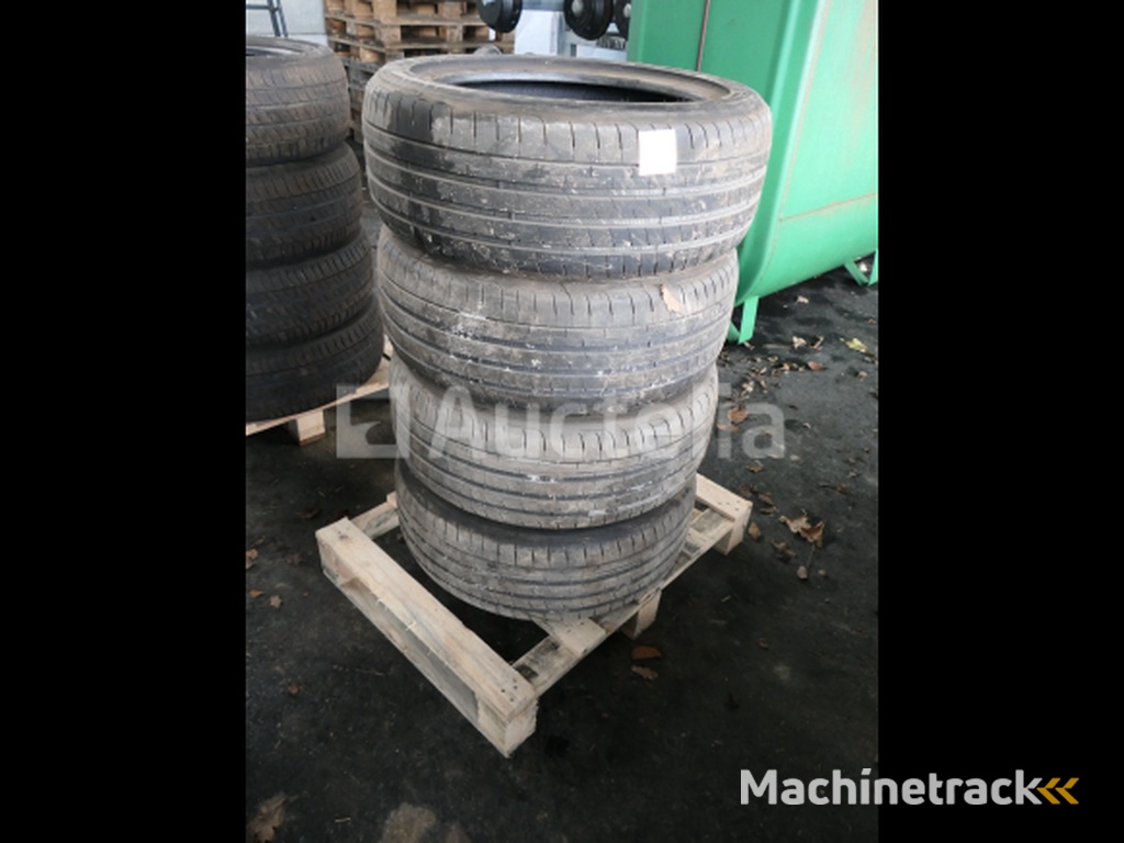 4 Second hand tyres Good Yaer Extra Load (Dimensions: 225/45 R17 94V)