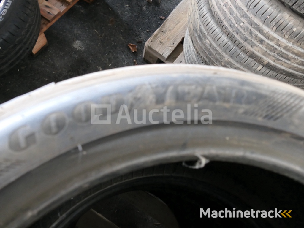 4 Second hand tyres Good Yaer Extra Load (Dimensions: 225/45 R17 94V)