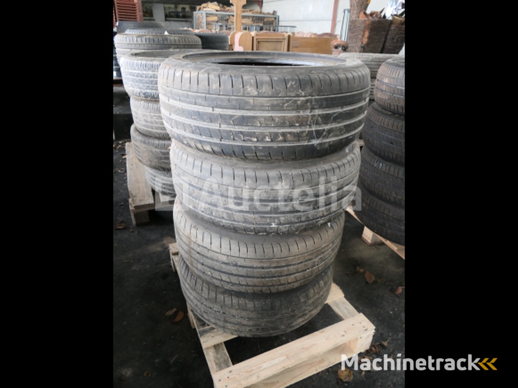 4 Second hand tyres Good Yaer Extra Load (Dimensions: 225/45 R17 94V)