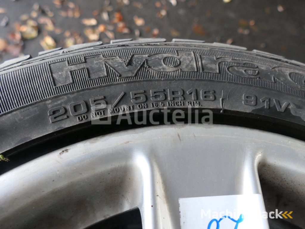 4 Second-hand tyres on Good Yaer HydraG aluminium rim (Dimensions: 205/55R16 91V)