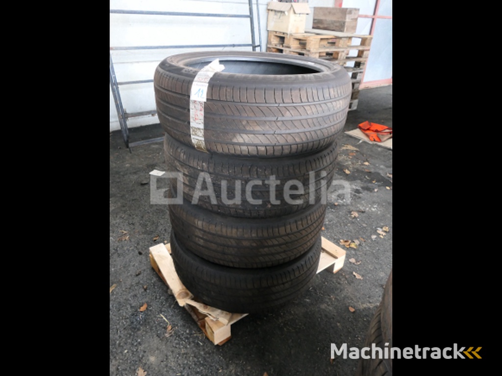 4 Michelin Primacy 4 second-hand tyres (Size: 235/45 R20 100V)