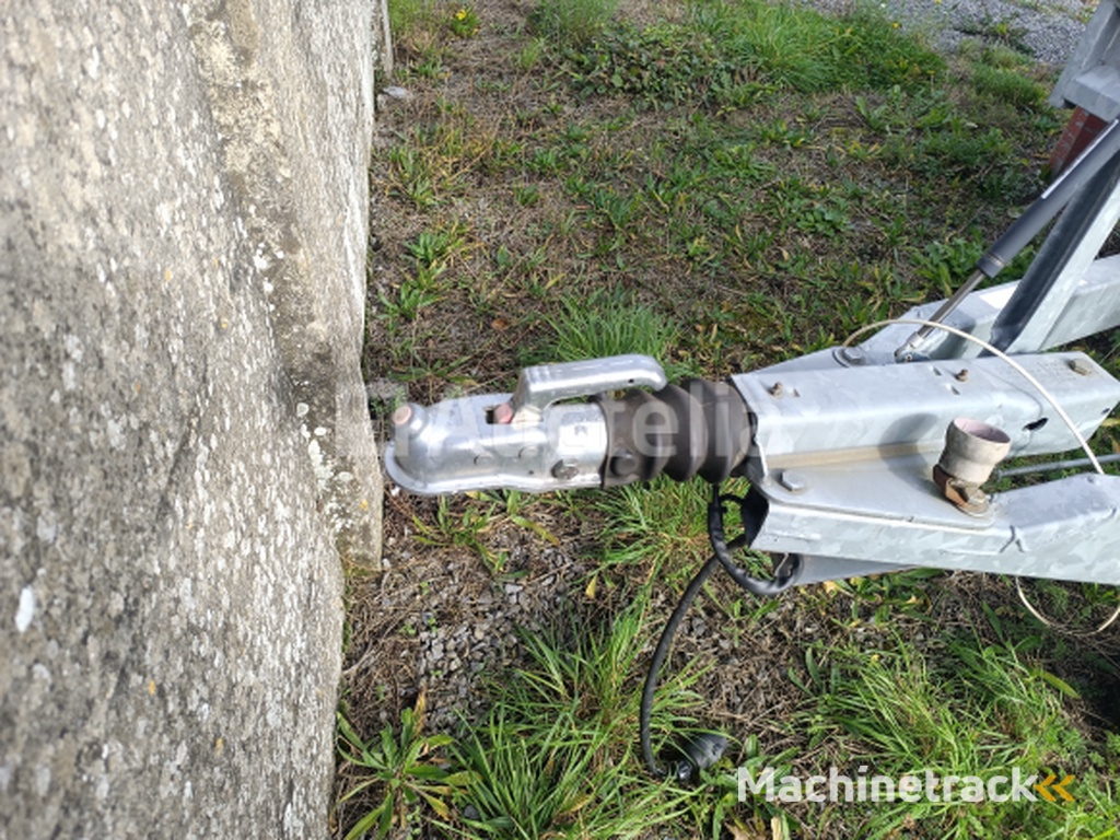 Anssems dubbelassige oplegger (2010-VIN:XLJ1A040610098553)