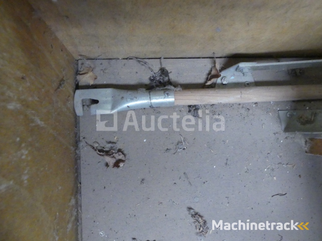 Zolderluik met vouwladder