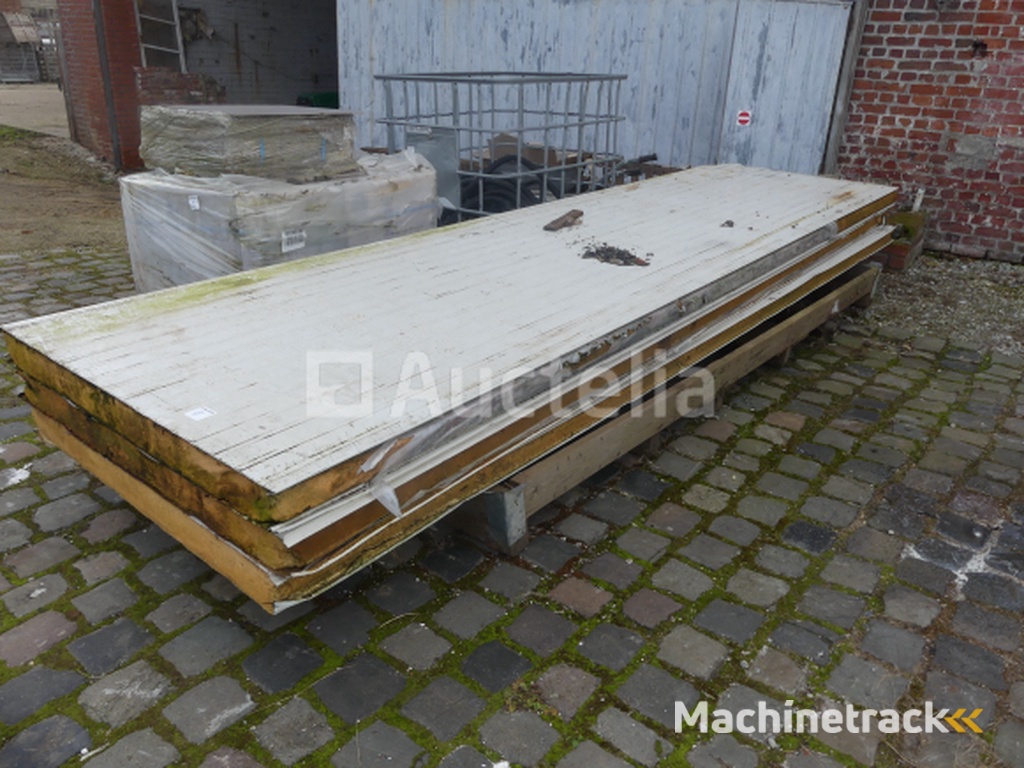 3 geïsoleerde sandwichpanelen
