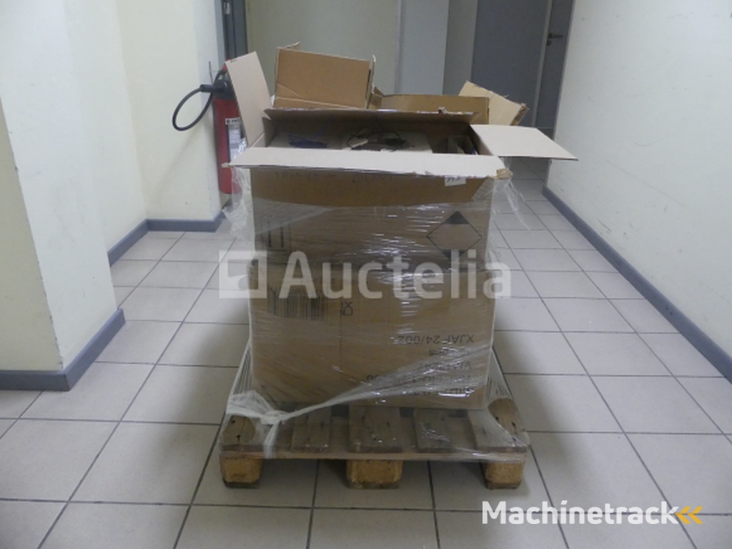 REF:Midi - Pal 1 - Set van verschillende elektrische kabelhaspels