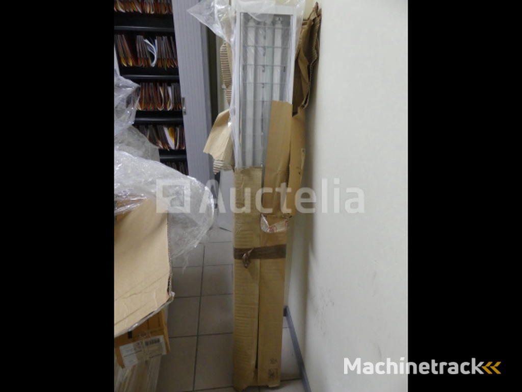 REF:Midi - Pal 8 - Set spots en diverse lampen