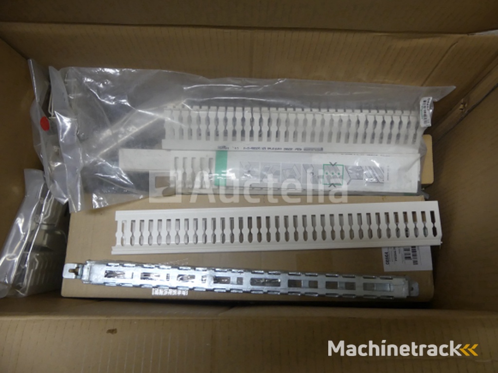 REF:Midi - Pal 2 - Set van diverse elektrische apparatuur