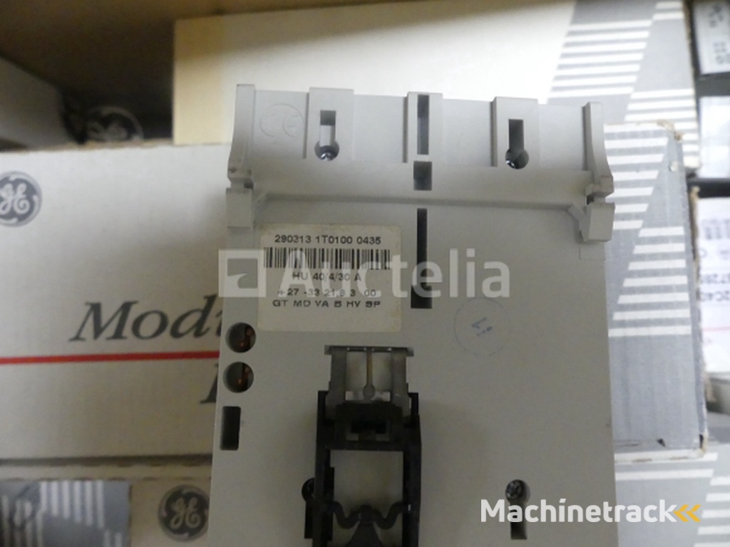 REF:Midi - Pal 2 - Set van diverse elektrische apparatuur