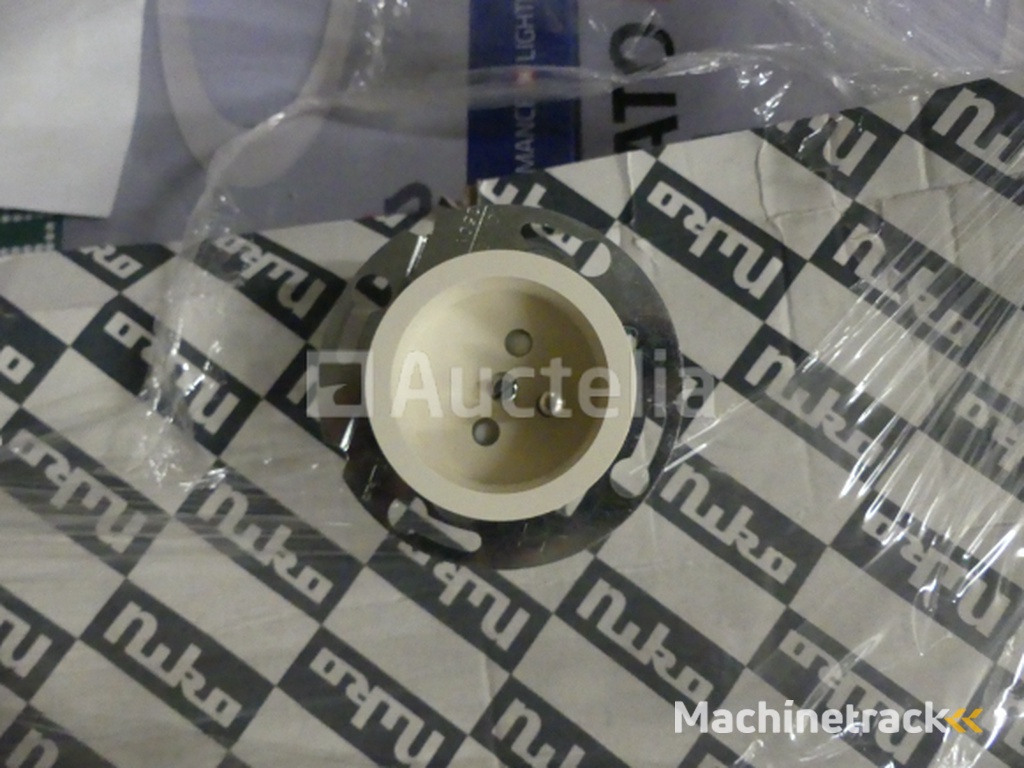 REF:EMAC - Pal 4 - Niko Miscellaneous Electrical Equipment Set