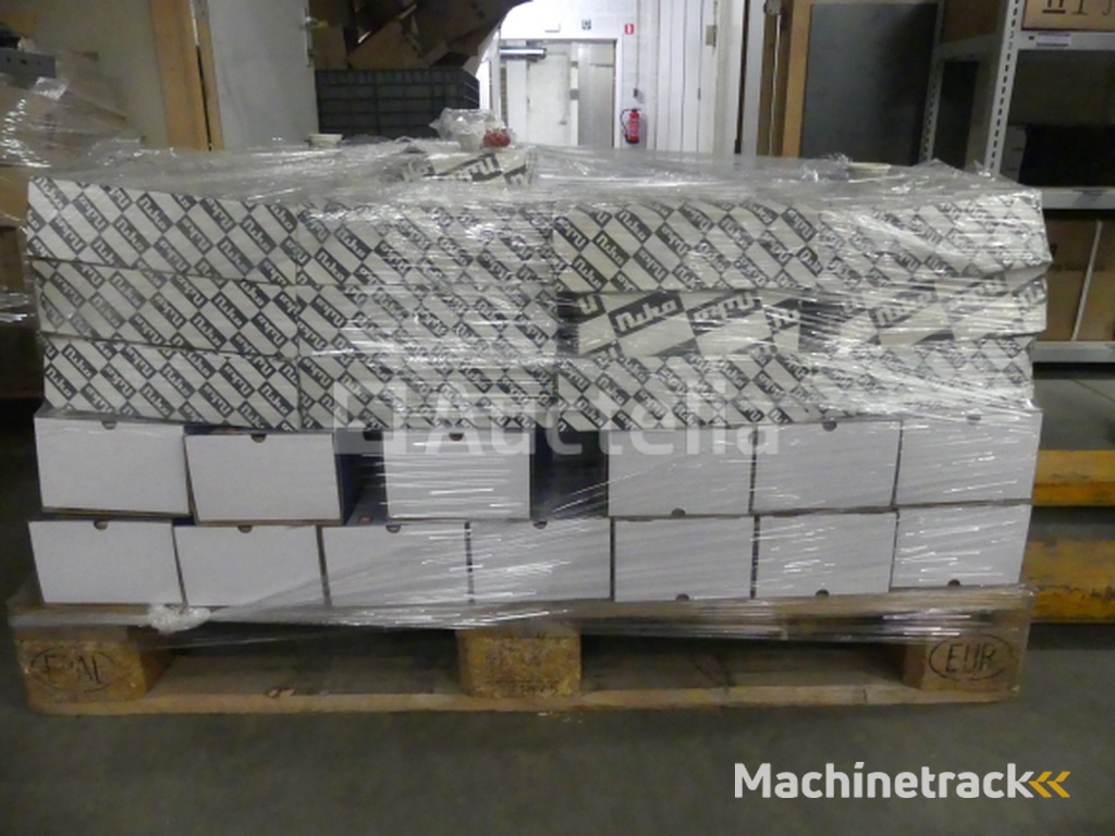 REF:EMAC - Pal 4 - Niko Miscellaneous Electrical Equipment Set