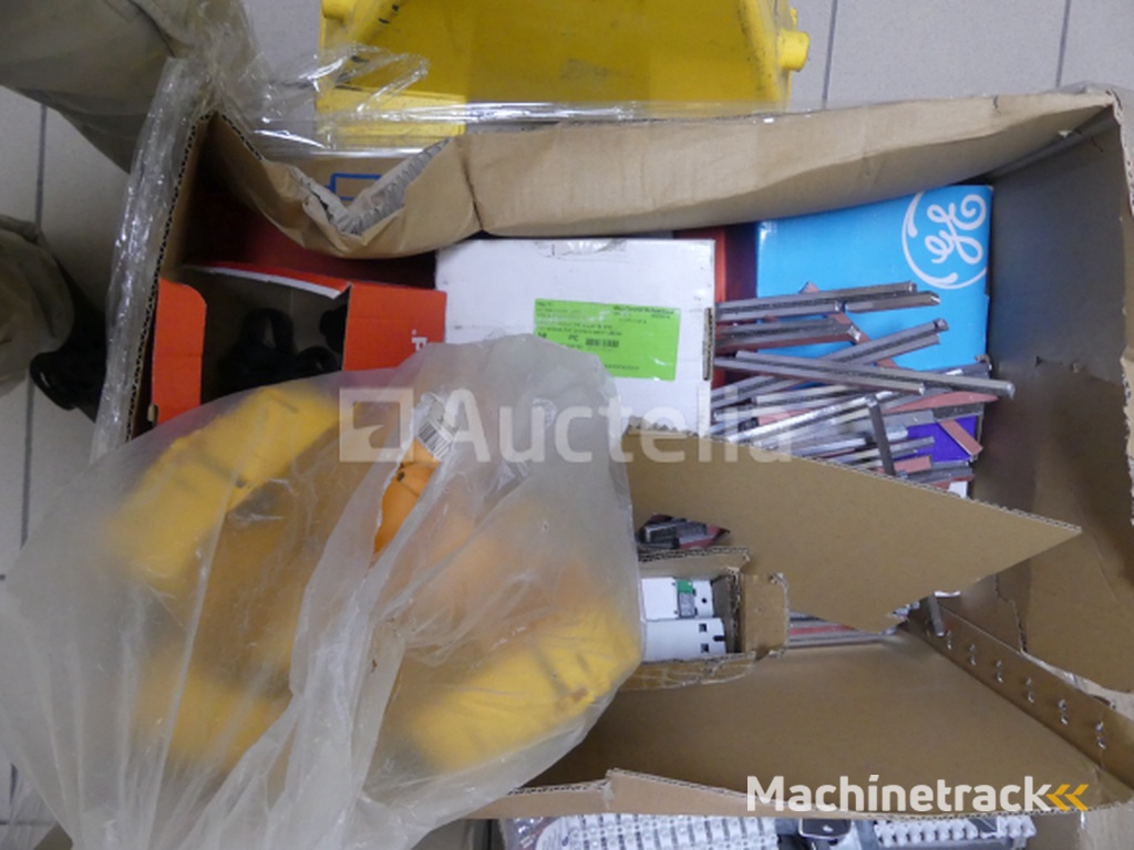 Diverse elektrische apparatuur set