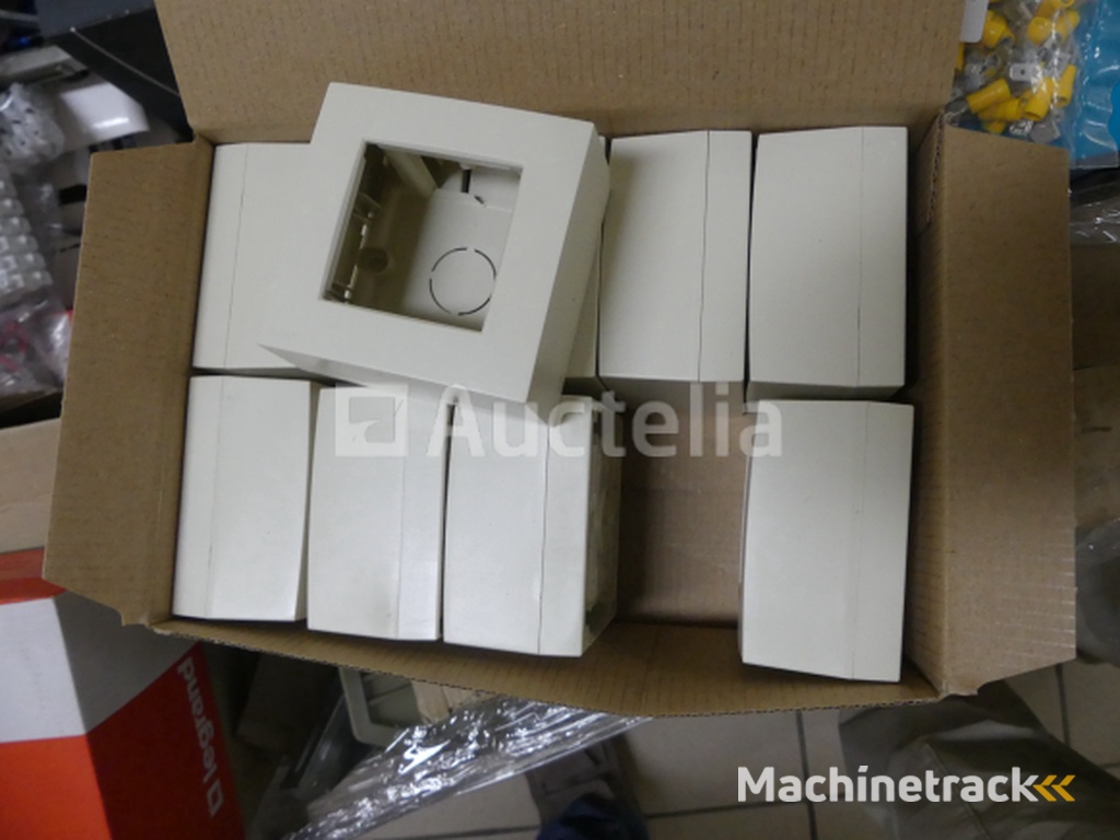 Diverse elektrische apparatuur set