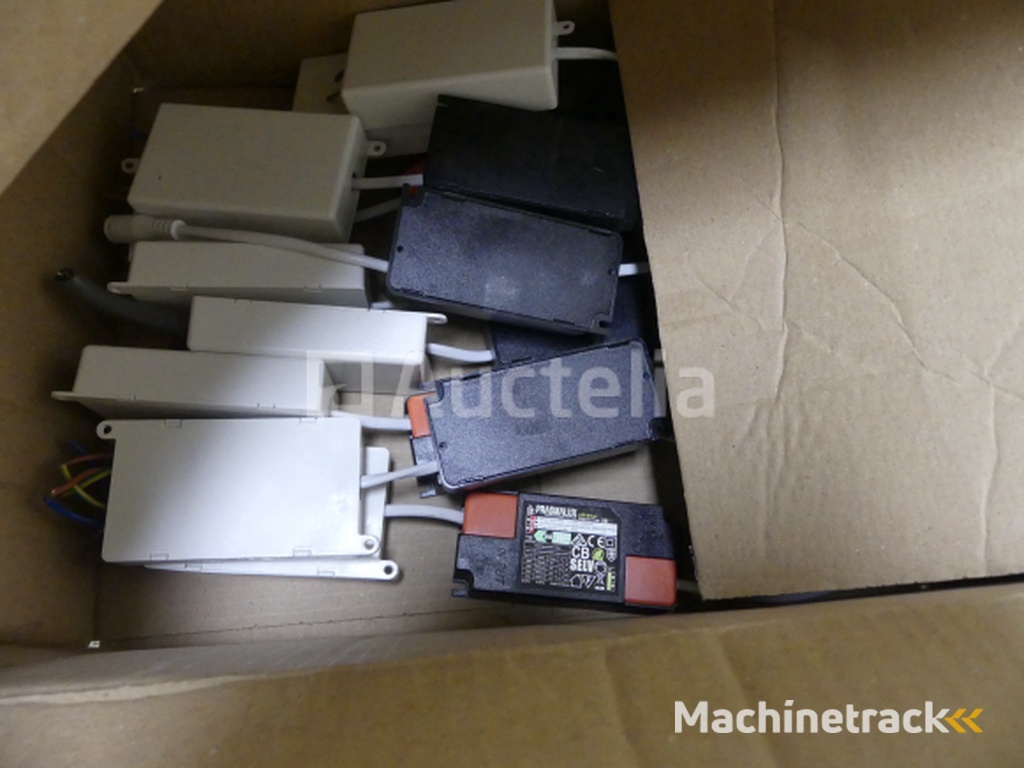 REF:Midi - Pal 9 - Set verlichtingslampen