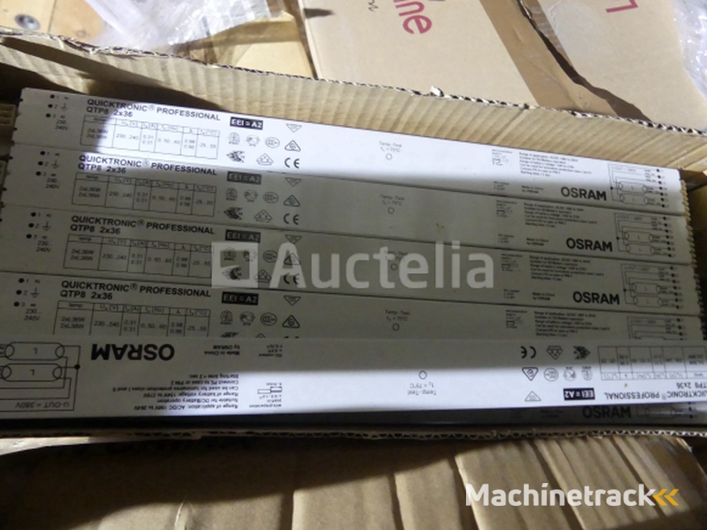 REF:Midi - Pal 4 - Set van diverse elektrische apparatuur