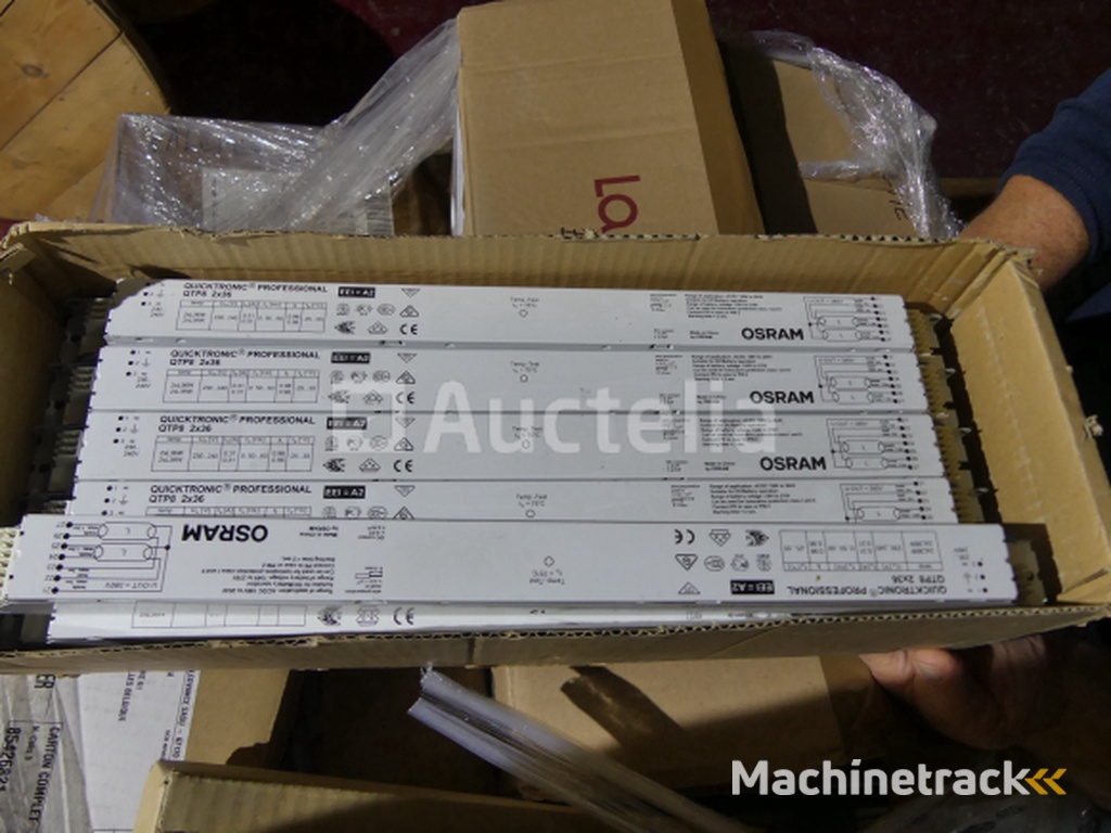 REF:Midi - Pal 4 - Set van diverse elektrische apparatuur